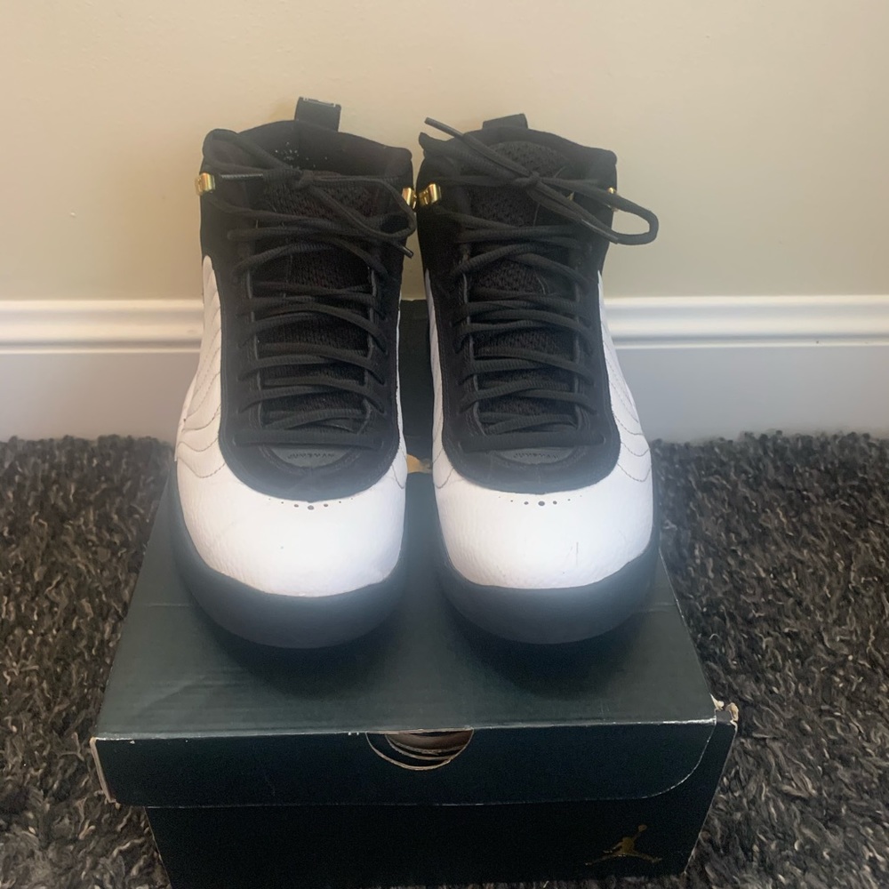 Jordan jump man black and white